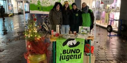 BUND Jugend Infostand zum Thema Boden