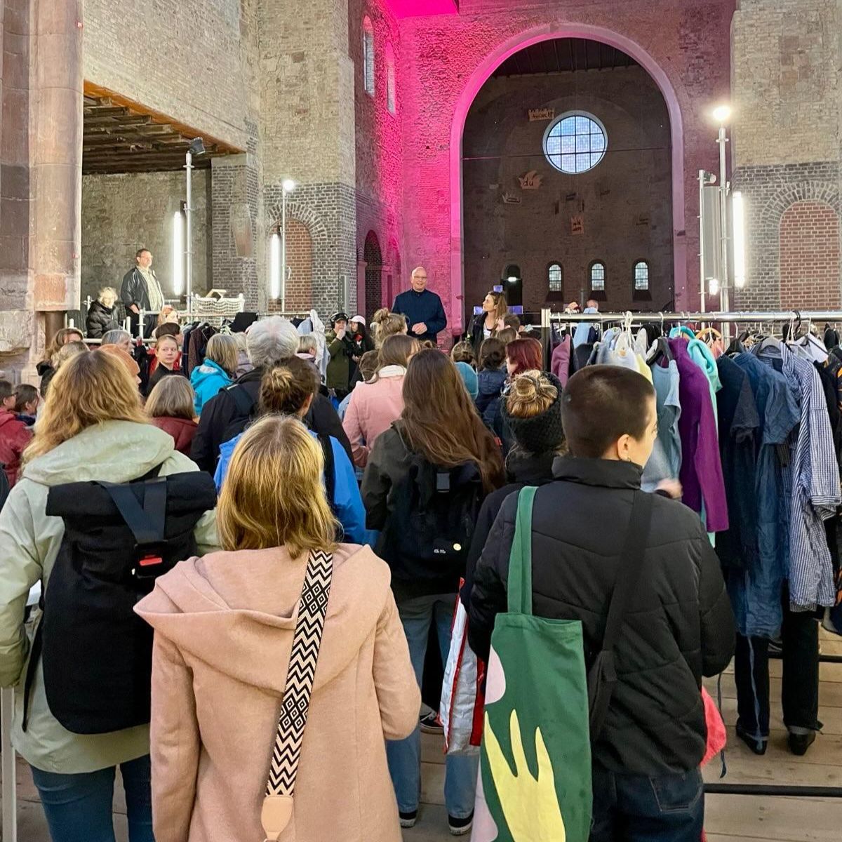 Kleidertauschparty bei der Fashion Revolution Week