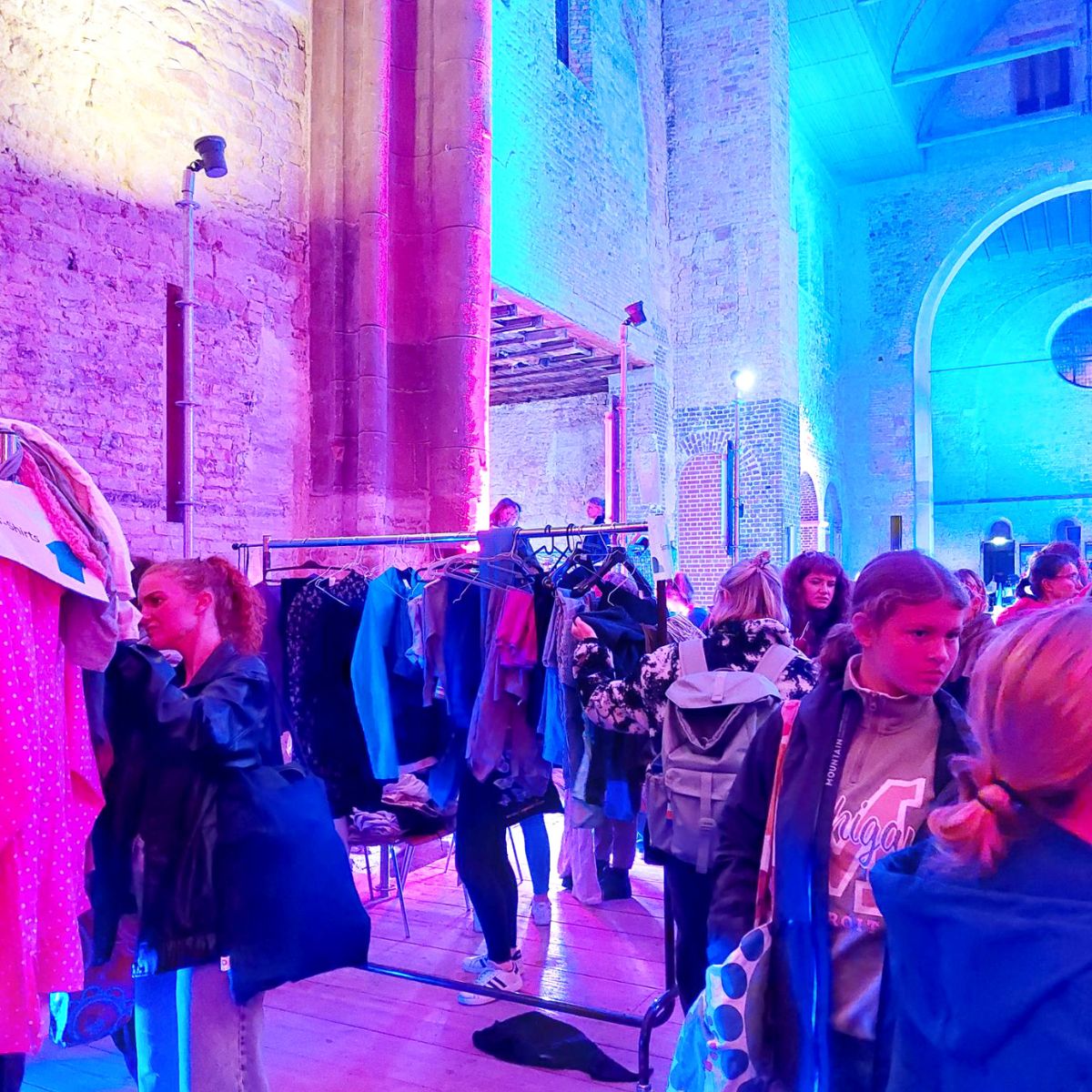 Kleidertauschparty bei Fairer Woche